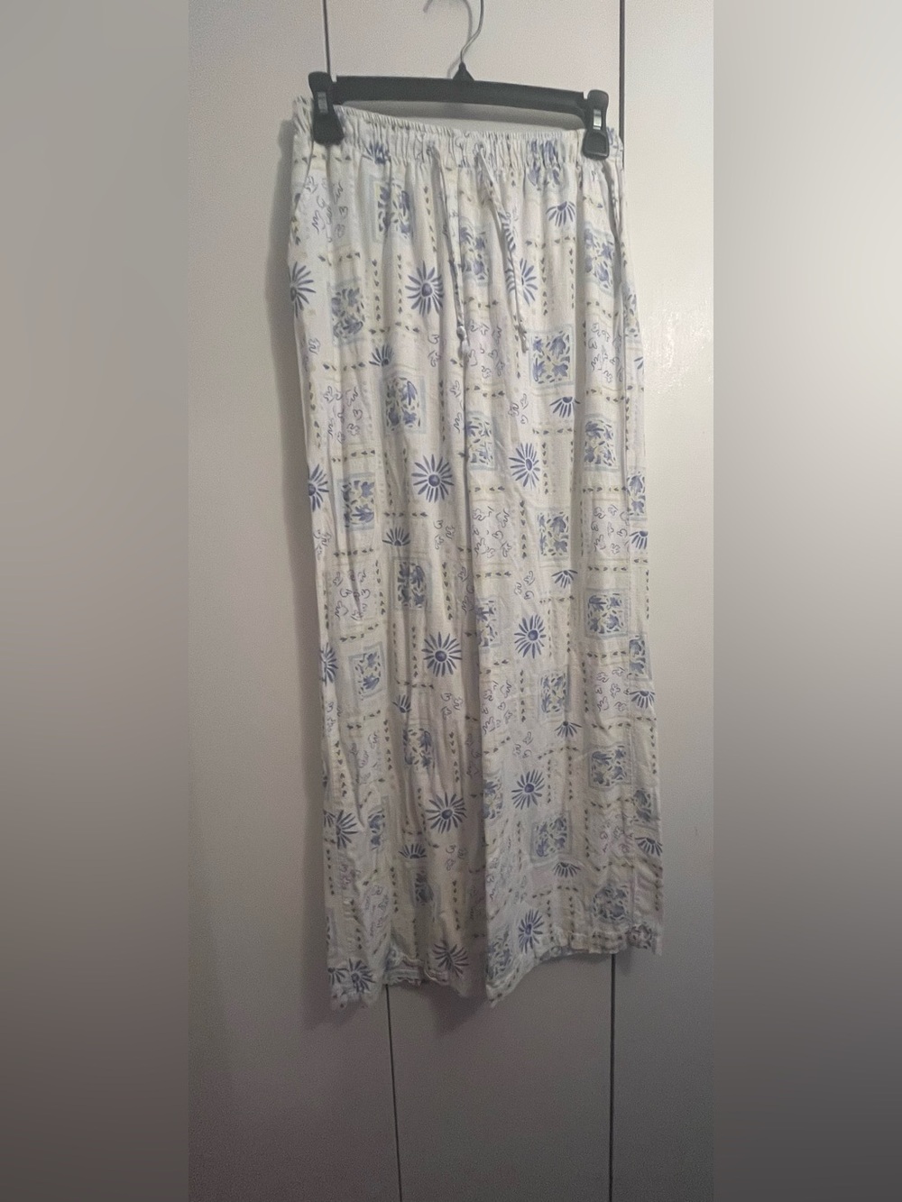 BLENCA Young Contemporary Women's Pants. M. Linen. Boho. Whimsy. Celestial.